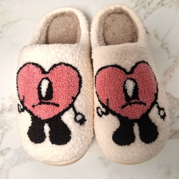Shoes - Bad Bunny slippers - Pink heart- New in package